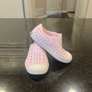 Ballet Pink Native Shoes C6